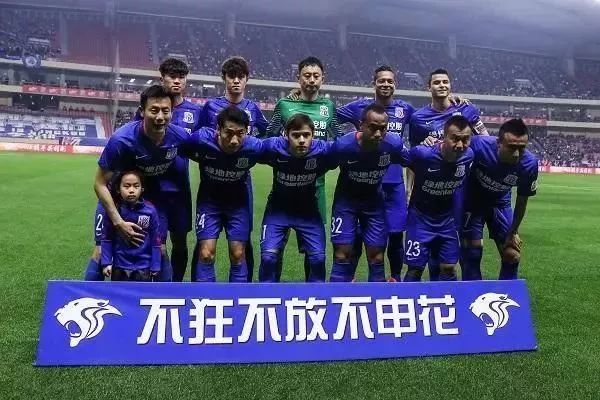 巴萨严打黄牛，追捕323起法兰克福球迷转售案件！（巴萨重拳整治黄牛，追查法兰克福球迷323起转售案）