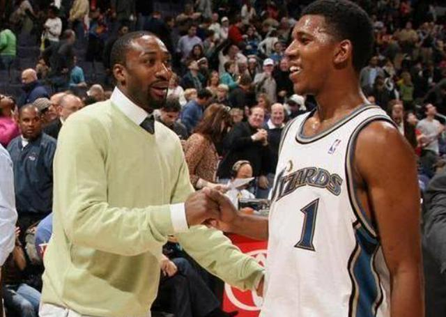 足球鞋选择攻略（足球鞋选购指南）