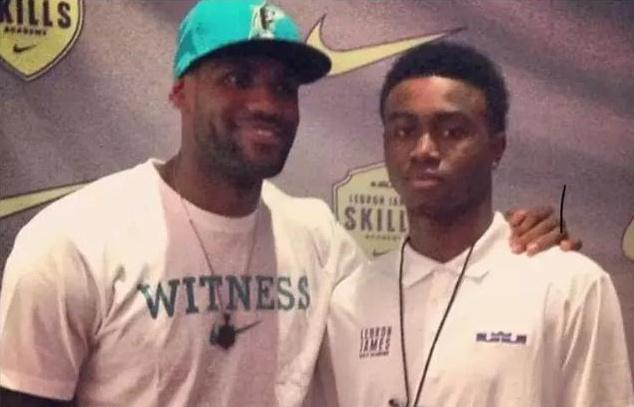 TA：桑德兰的定位球战术取得成效，阿森纳需要更好的控制比赛（TA：桑德兰定位球奏效，阿森纳需加强比赛掌控）