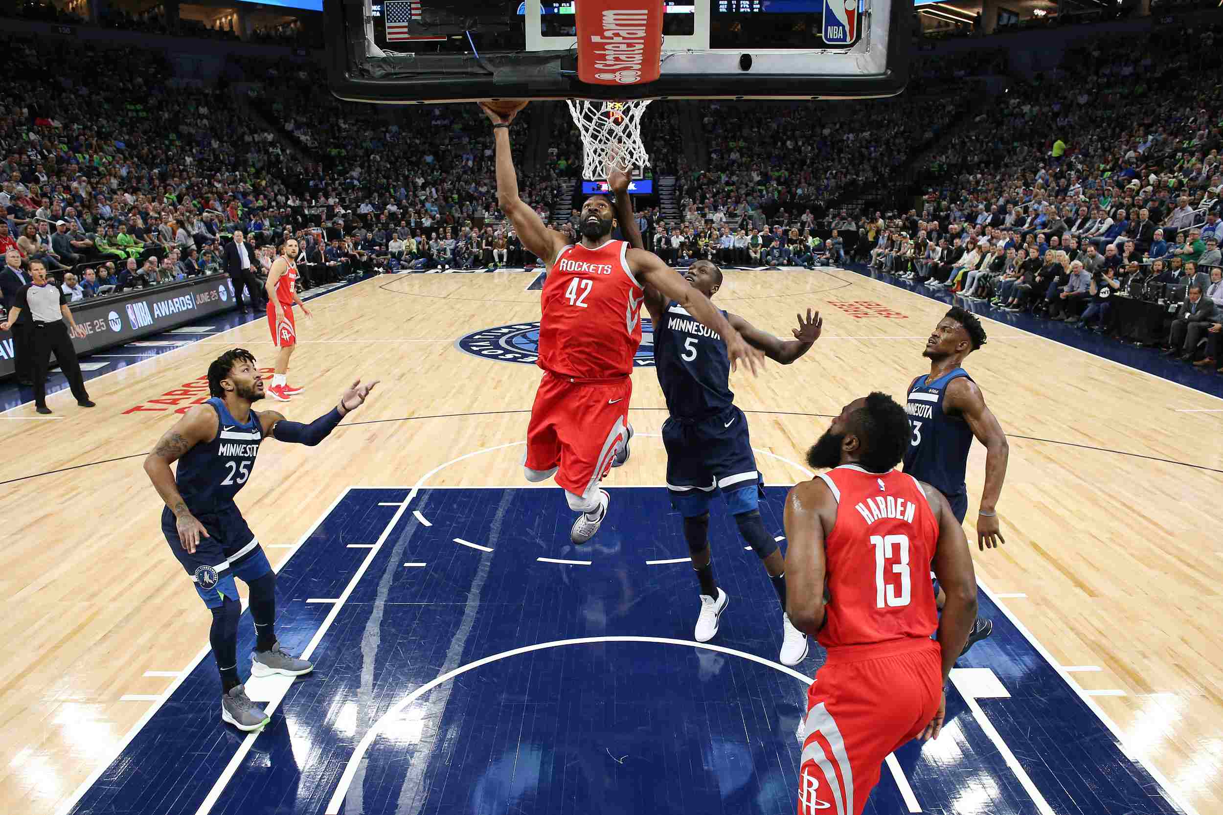 葡萄牙世预赛出线后，C罗晒出没有自己的全队庆祝大合照（葡萄牙世预赛出线后，C罗晒出无本人出镜的全队庆祝合照）