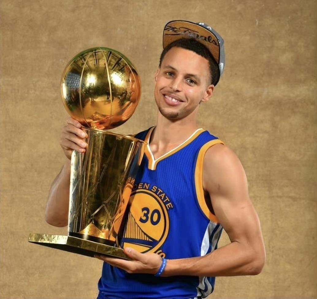 半场战报：亚特兰大1-0佛罗伦萨，德凯特拉雷助攻奥迪隆破僵（半场速递：亚特兰大1-0领先佛罗伦萨，德凯特拉雷助攻奥迪隆打破僵局）