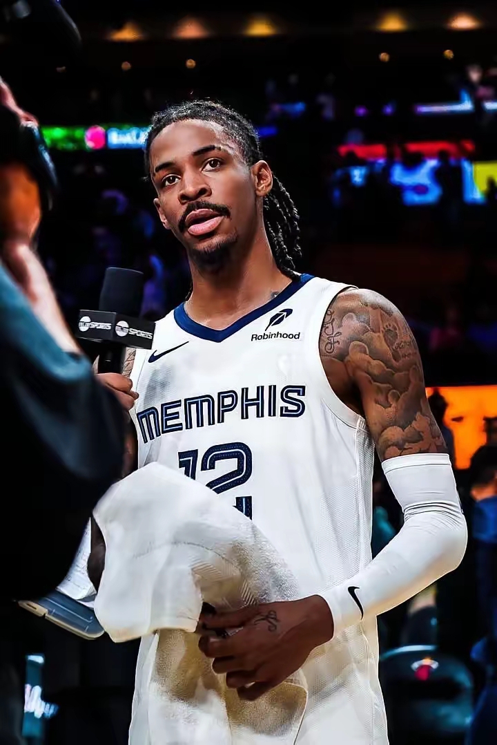 世体：巴萨仍考虑签格里马尔多；坎塞洛、穆尼奥斯也愿意加盟（世体：巴萨仍在考虑引进格里马尔多，坎塞洛与穆尼奥斯愿意加盟）