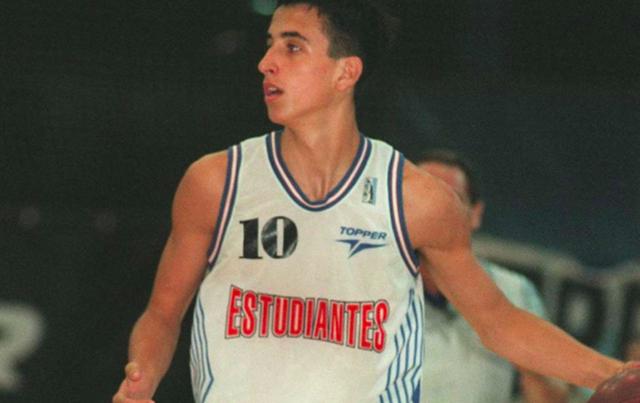 加比亚抱怨对手拖延时间，主裁：补时给了，你们想要15分钟吗（加比亚指责对手拖延，主裁回怼：补时已给，还想要15分钟？）