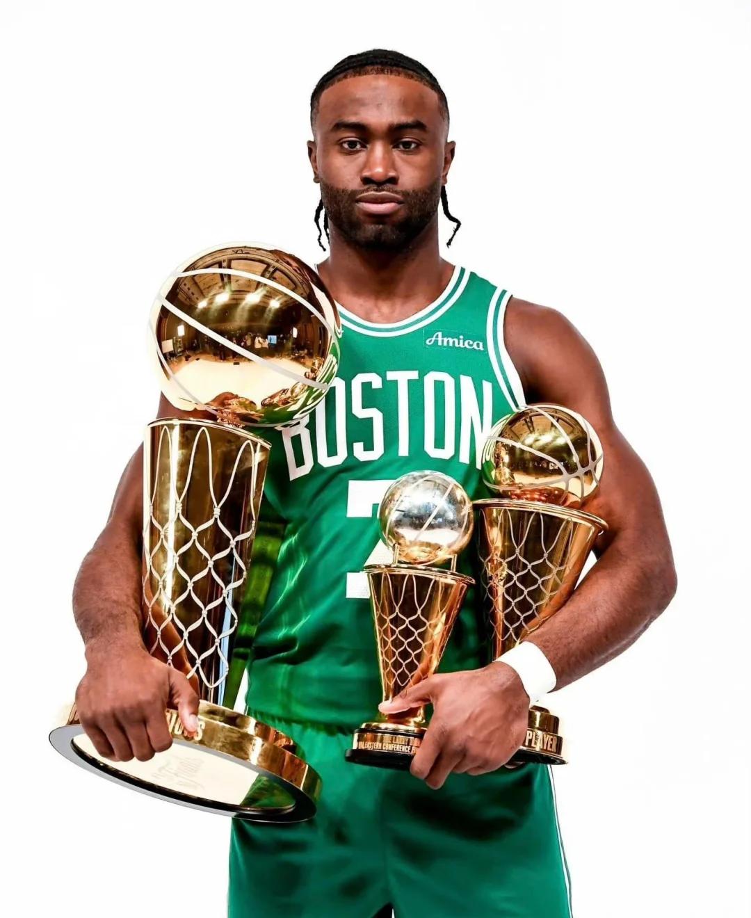 记者：阿森纳已告知水晶宫他们无意激活埃泽的解约金条款（记者：阿森纳已通知水晶宫，暂无意触发埃泽解约金条款）