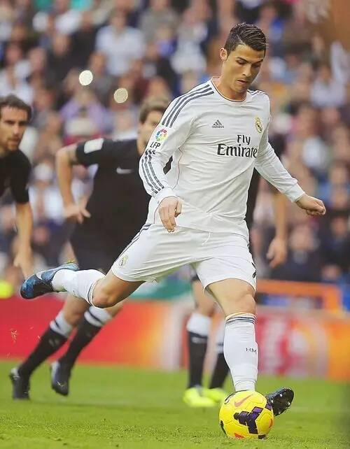 仅次于法蒂和亚马尔，萨特帕耶夫是欧冠第三年轻的进球者